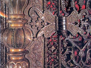 Шатер для хранения церковных реликвий. 1624 год. Мастер Дмитрий Сверчков. Деталь ажурного литья